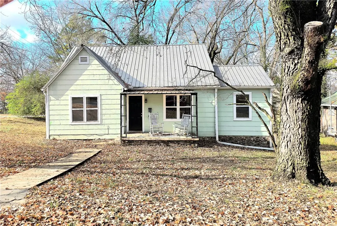 424 S Vine Street, Harrison, AR 72601 - Image #1