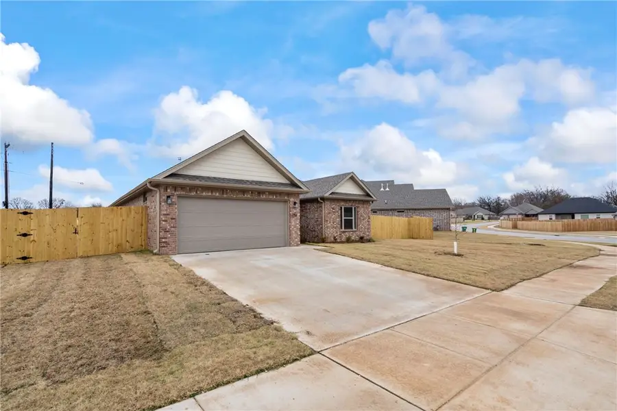 76 W Gilpin Street, Farmington, AR 72730 - Image #3