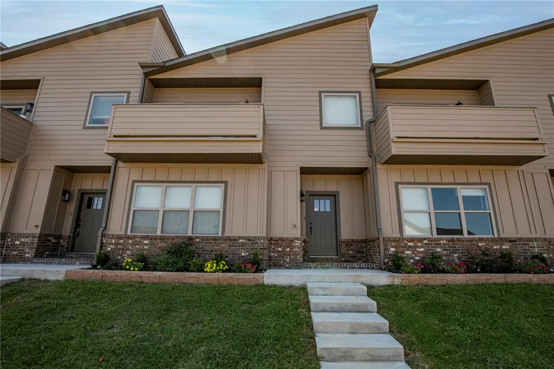 2624 N Ward Drive, Fayetteville, AR 72704 - Image #1