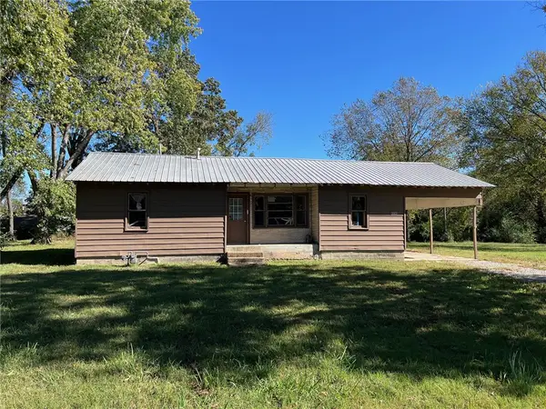 114 Emmanuel Street, Yellville, AR 72687