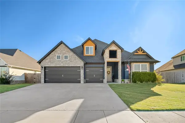 921 Red Maple Street, Centerton, AR 72719