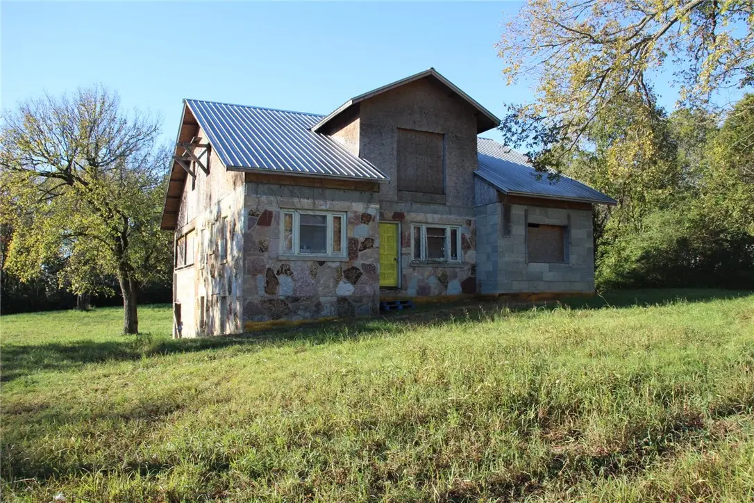 315 W 4th Street, Yellville, AR 72687 - #1
