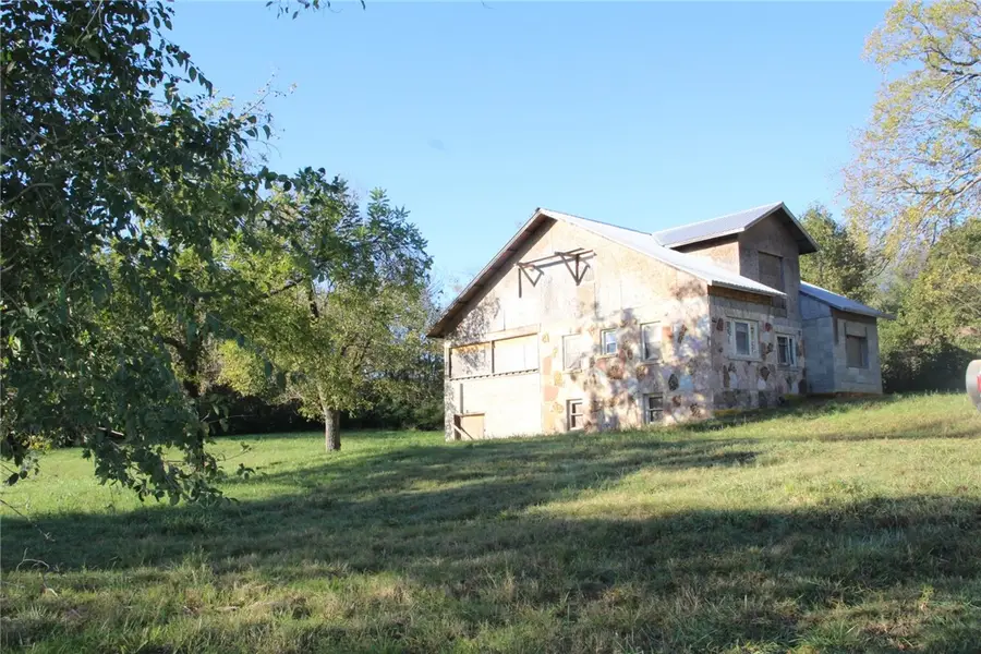 315 W 4th Street, Yellville, AR 72687 - #2