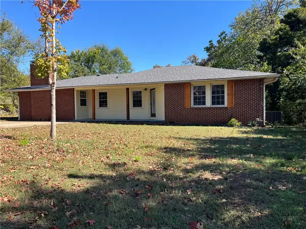 1420 N Greenwich, Russellville, AR 72801