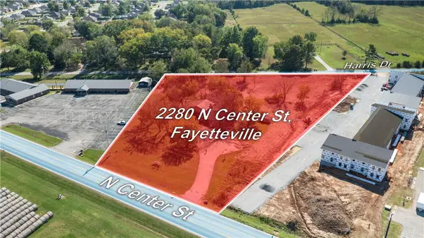 2280 N Center Street, Fayetteville, AR 72701