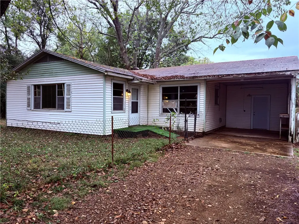 1523 Roberts Road, Fayetteville, AR 72701 - Image #1