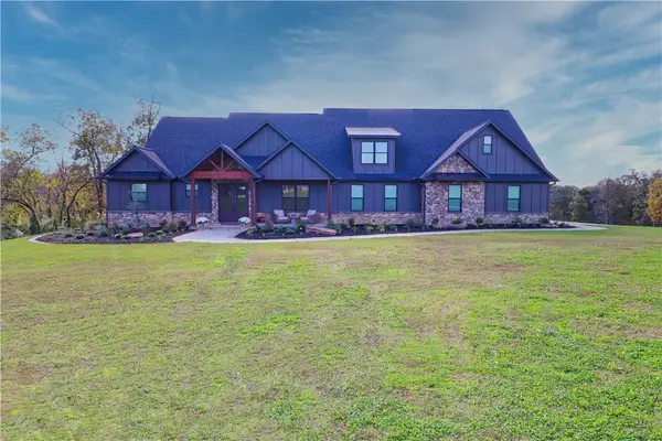 21369 Griggs Road, Springdale, AR 72762