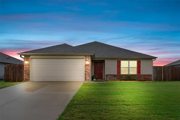 829 Katlyn Drive, Siloam Springs, AR 72761