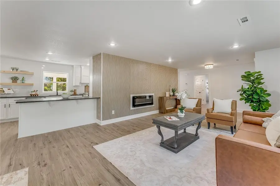 300 S West End Street, Springdale, AR 72764 - Image #2