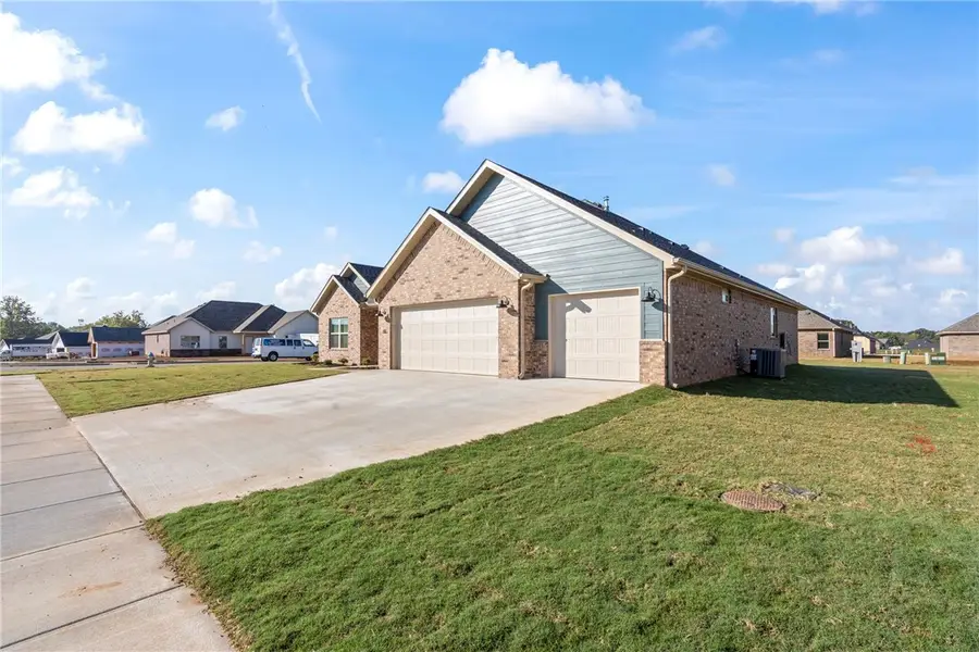 75 N Banner Avenue, Farmington, AR 72730 - Image #3