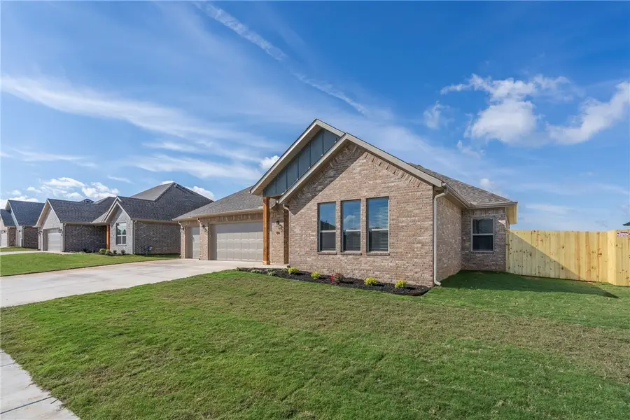 99 N Banner Avenue, Farmington, AR 72730 - Image #2