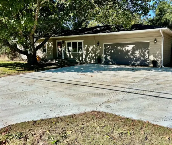 2502 W 12th Street, Russellville, AR 72801