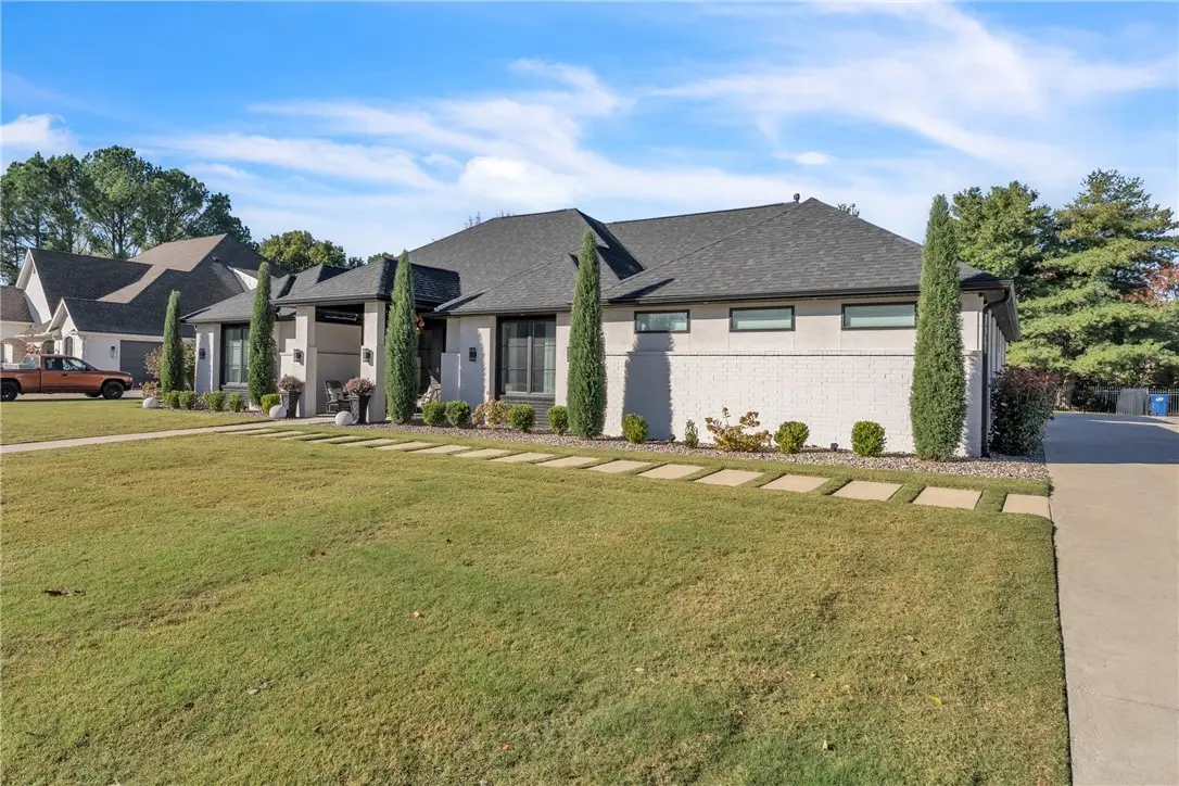 24 S Windsor Drive, Rogers, AR 72758 - Image #1