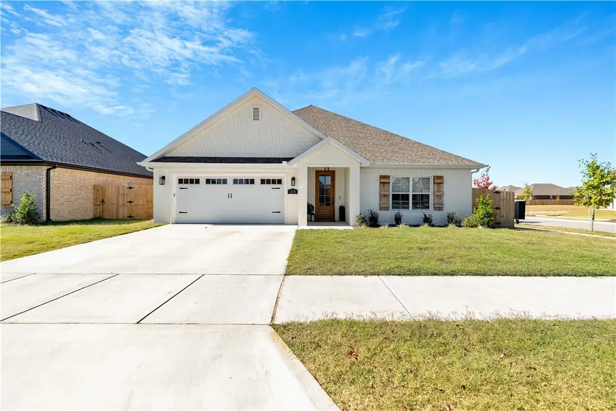 213 S Maroon Drive, Fayetteville, AR 72704 - Image #2