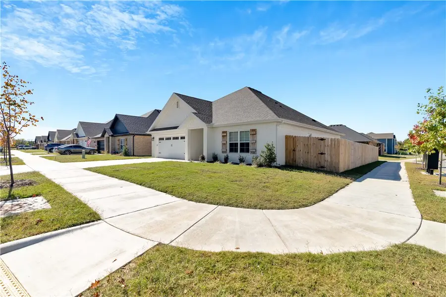 213 S Maroon Drive, Fayetteville, AR 72704 - Image #3