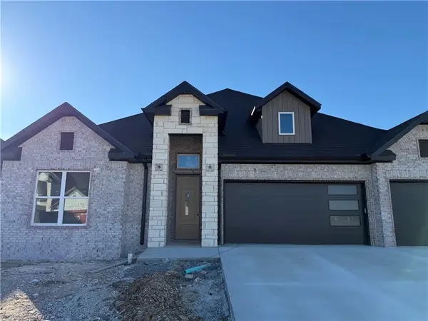 310 Hedge Drive, Centerton, AR 72719