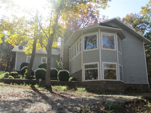 8 Hickory Circle, Holiday Island, AR 72631