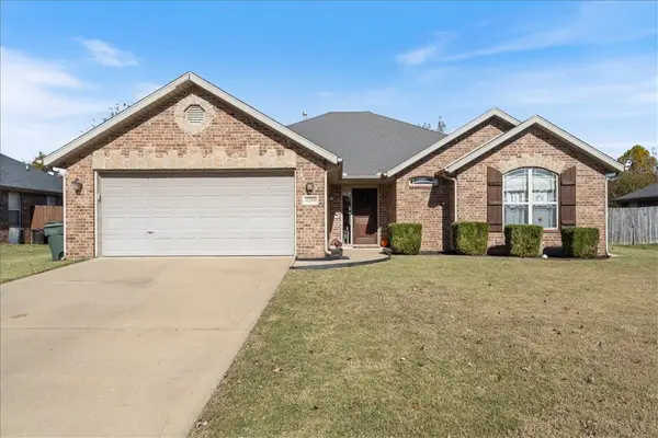 4200 W Mahogany Drive, Fayetteville, AR 72704