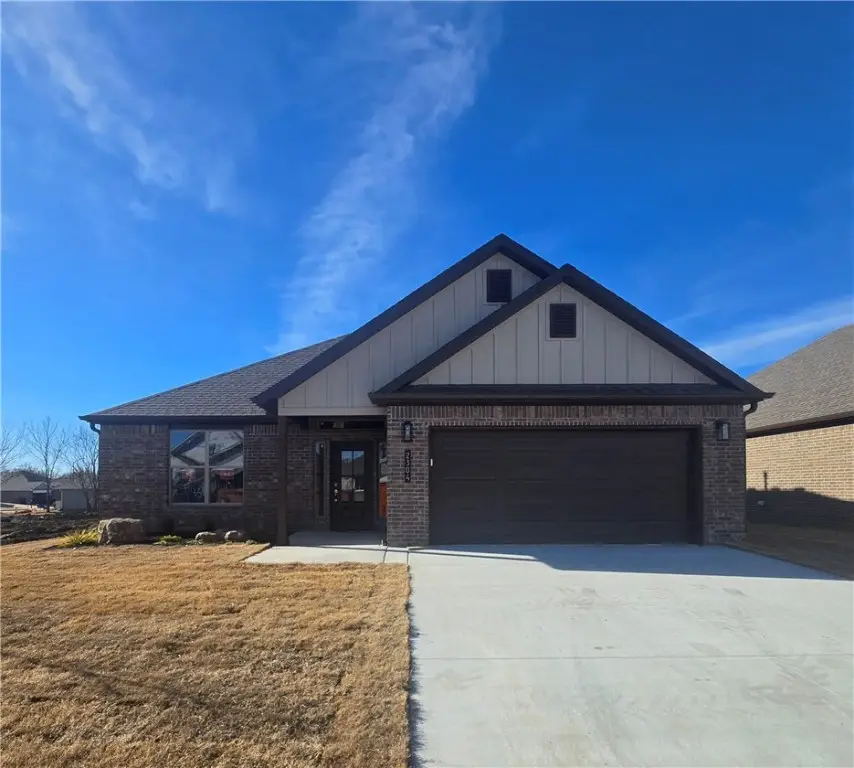 2304 N Lexington Street, Siloam Springs, AR 72761 - Image #1