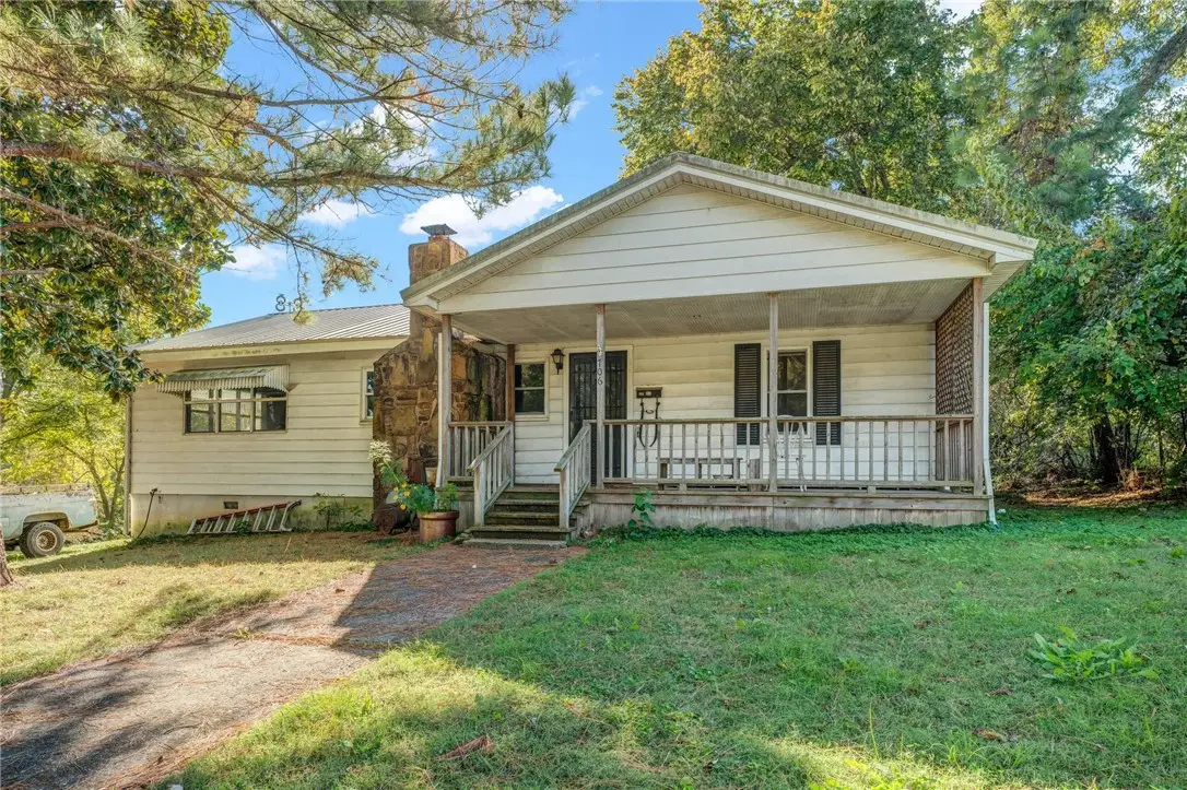 706 E Franklin Street, Siloam Springs, AR 72761 - Image #1