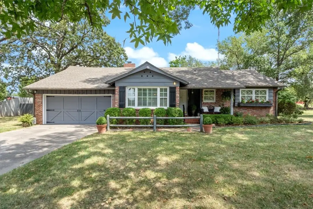 1505 S Mount Olive Street, Siloam Springs, AR 72761 - #1