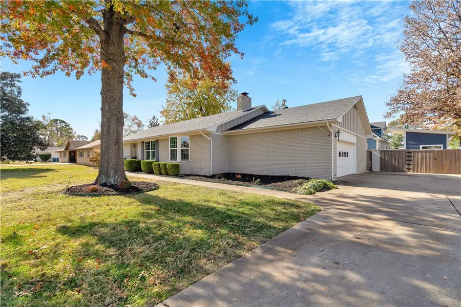 401 Magnolia Drive, Bentonville, AR 72712 - Image #2