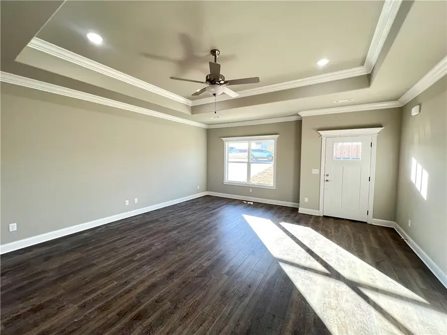 195 Tonya Loop, Huntsville, AR 72740 - Image #2