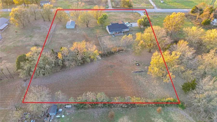 10302 N Bloomfield Road, Gentry, AR 72734 - Image #2