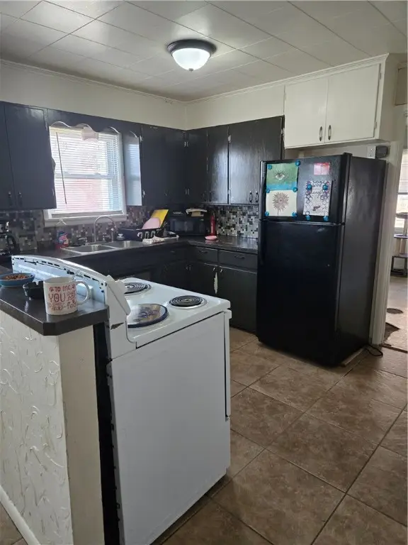 611 S Harrison Avenue, Aurora, MO 65605 - #3