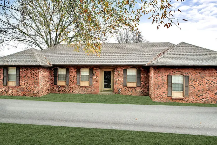 2 Portsmouth Lane, Bella Vista, AR 72715 - Image #2