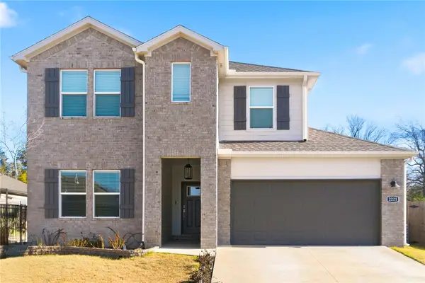 2221 S 9th Street, Rogers, AR 72758