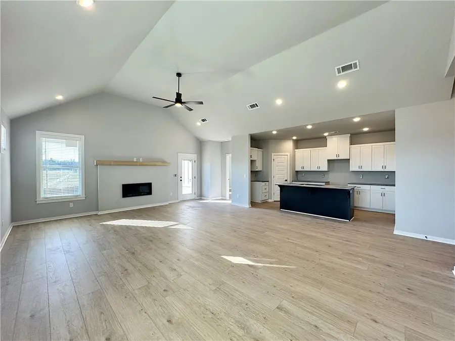 2761 Relaxation Avenue, Springdale, AR 72764 - Image #2