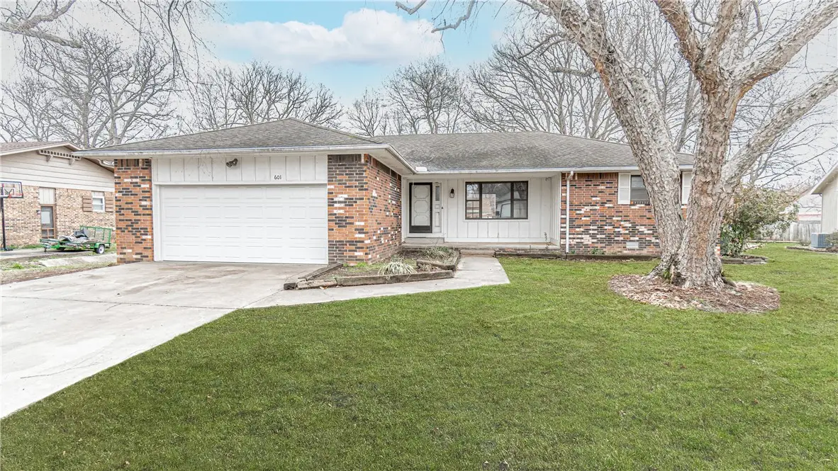 601 N Valley West Drive, Rogers, AR 72756 - Image #1