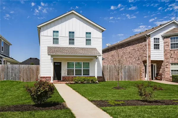 121 Carrington Avenue #A, Lowell, AR 72745