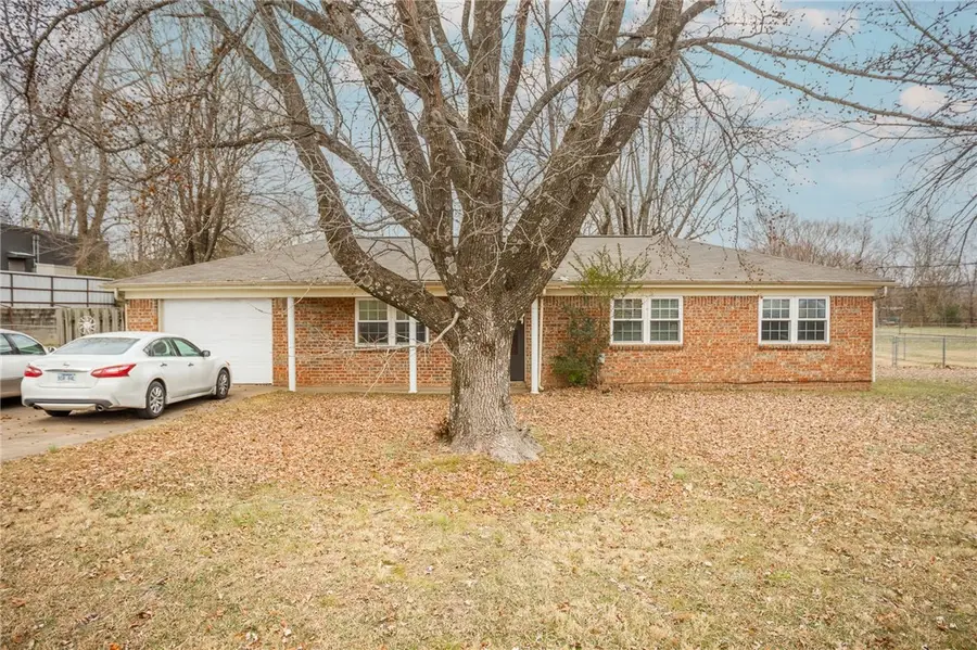 1000 S Jerry Avenue, Fayetteville, AR 72701 - Image #2