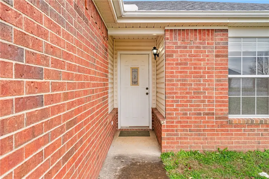 200 Sun Meadow Drive, Centerton, AR 72719 - Image #2