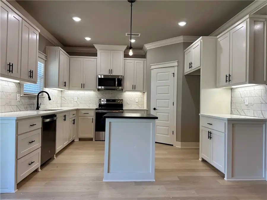 58 Strichen Drive, Bella Vista, AR 72715 - Image #3