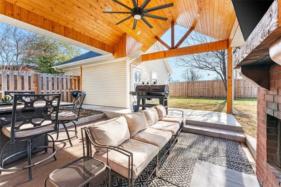 6629 S Tall Oaks Loop, Springdale, AR 72762 - Image #2