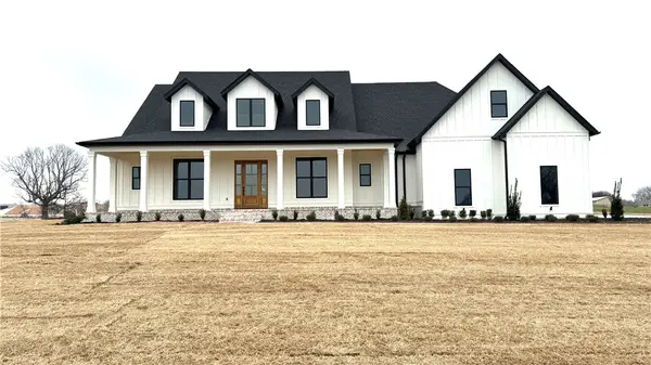 3312 Buck Avenue, Elm Springs, AR 72762