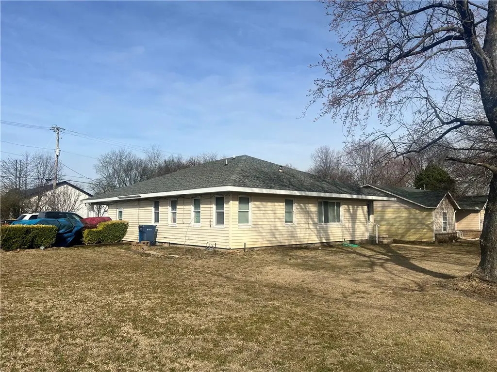 936 S Maxwell, Siloam Springs, AR 72761 - #1