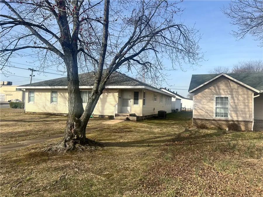 936 S Maxwell, Siloam Springs, AR 72761 - #2