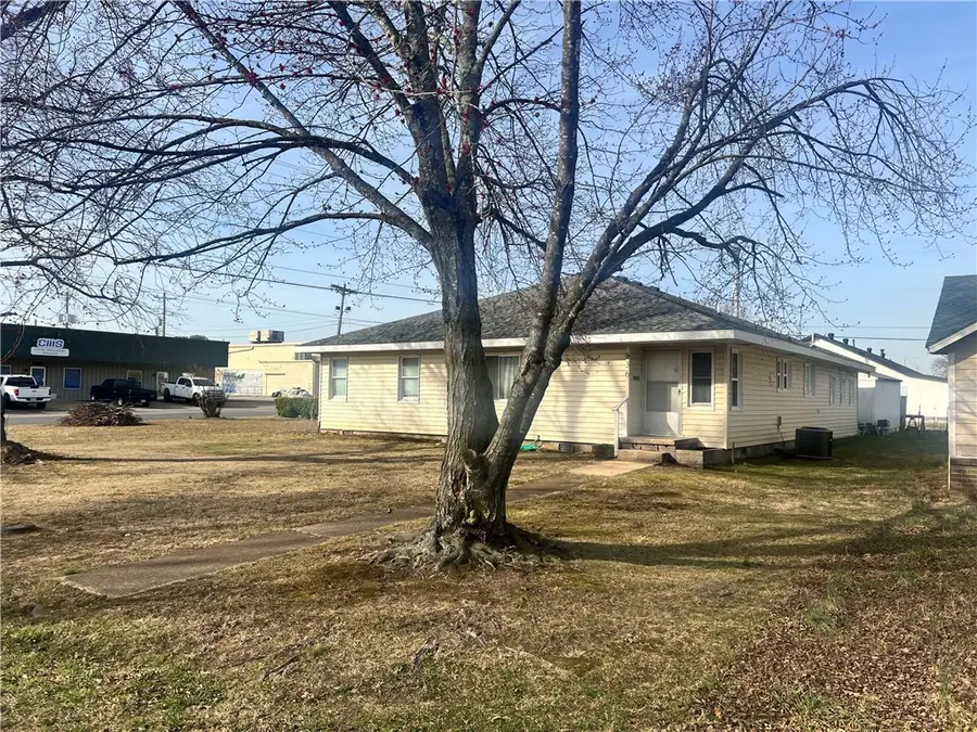 936 S Maxwell, Siloam Springs, AR 72761 - #3