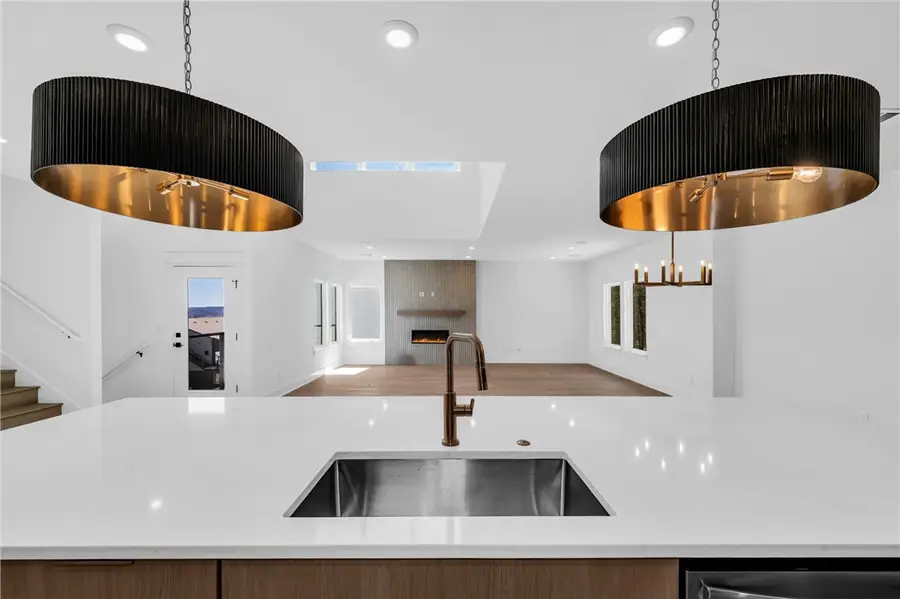 111 S Paddock Loop, Fayetteville, AR 72701 - #2