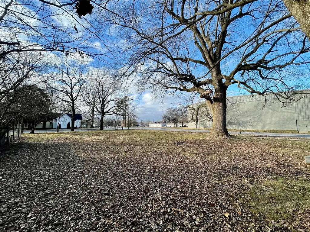 229 W Grove Avenue, Springdale, AR 72764 - Image #1