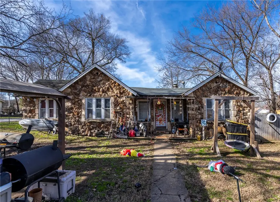 220 S Black Avenue, Sulphur Springs, AR 72768 - Image #2