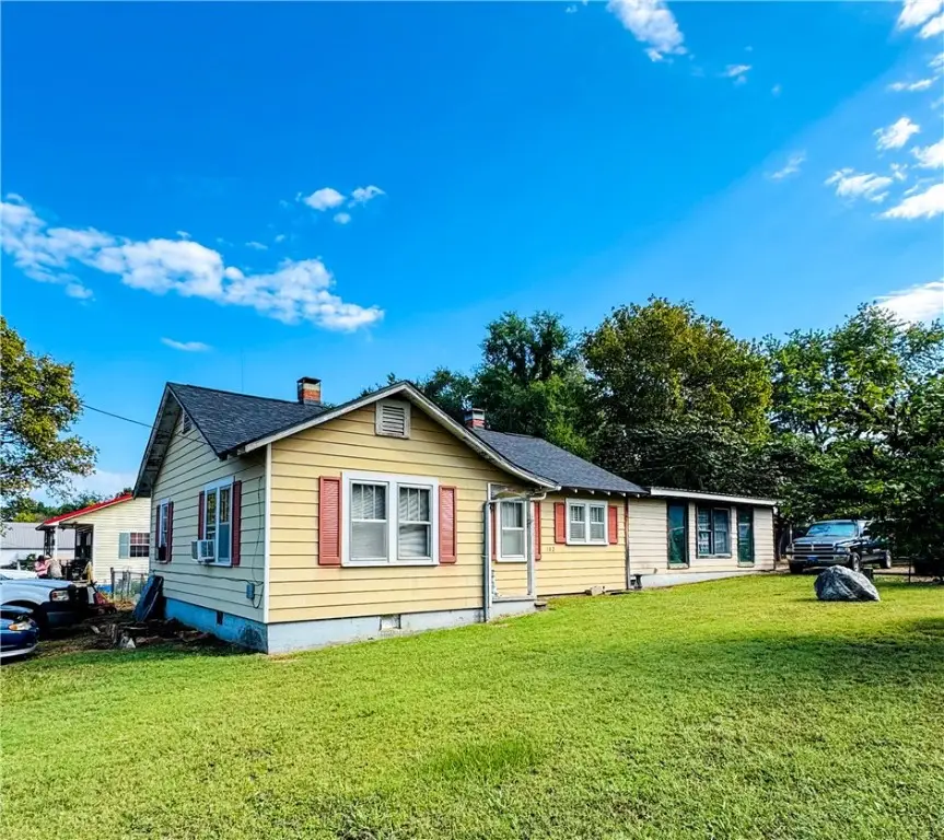 302 College Avenue, Berryville, AR 72616 - Image #1