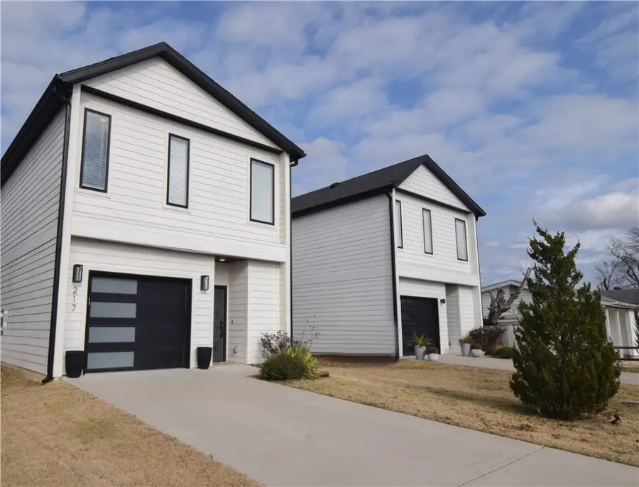 217 W Birch Street, Rogers, AR 72756 - Image #2