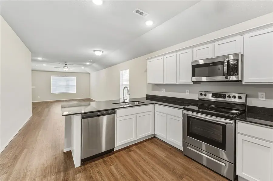 1643 S Towhee Lane, Fayetteville, AR 72701 - Image #2