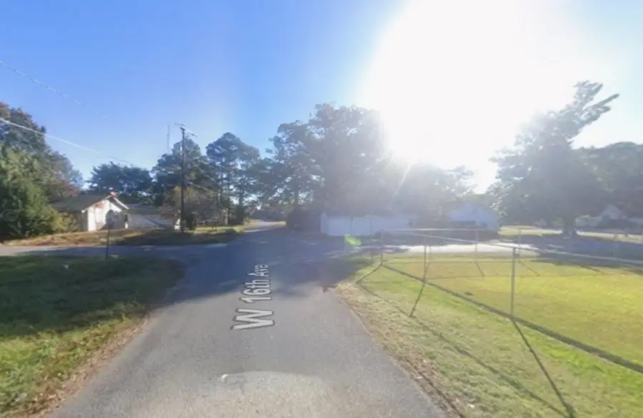 2001 W 16th Avenue, Pine Bluff, AR 71603 - #2