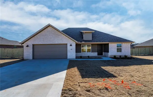 69 W Pitts Street, Farmington, AR 72730